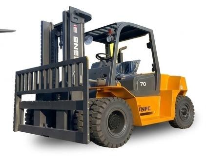 Forklift F2